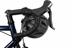 Sacoche De Guidon Apidura (9L) -Promos Vélo Magasin apidura expedition handlebar pack 9l on bike 3 hires