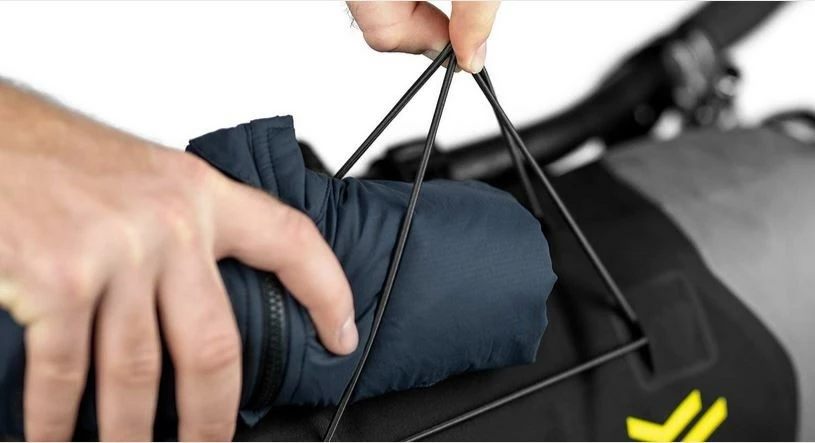 Sacoche De Guidon Apidura 11L 7 Sacoche De Guidon Apidura 11L – Image 5