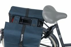 Sacoches Basil Bleues Imperméable 35l -Promos Vélo Magasin basil forte double bicycle bag 35 liter blue black 4