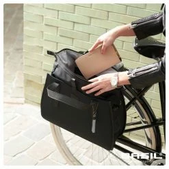 Sacoche Arrière Basil Imperméable 17l -Promos Vélo Magasin basil noir business bicycle bag 17 liter black 7