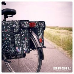 BASIL Sacoches Wanderlust Noir/Fleurs 35 L -Promos Vélo Magasin basil wanderlust double bicycle bag 35 liter black 2