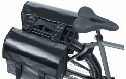 Sacoches Basil Urban Load Imperméable 53 L -Promos Vélo Magasin installation sacoche de ville velo urbain homme basil urban load