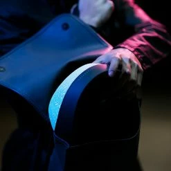 Closca Helmet Loop Reflective -Promos Vélo Magasin mesa de trabajo 10 1000x1000 1