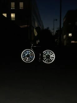 Rainette Réflecteurs Pour Rayons De Vélo Fluo -Promos Vélo Magasin ref velo visibilite reflecteurs visible roue securite durable 900x